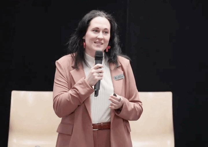 Rachel Bartholomew speaks at the Femtech Canada Forum: The State of Femtech in Canada in 2024.